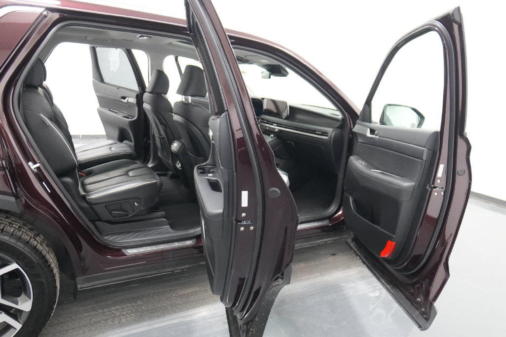 Used 2023 Hyundai Palisade Limited AWD/4WD image 36