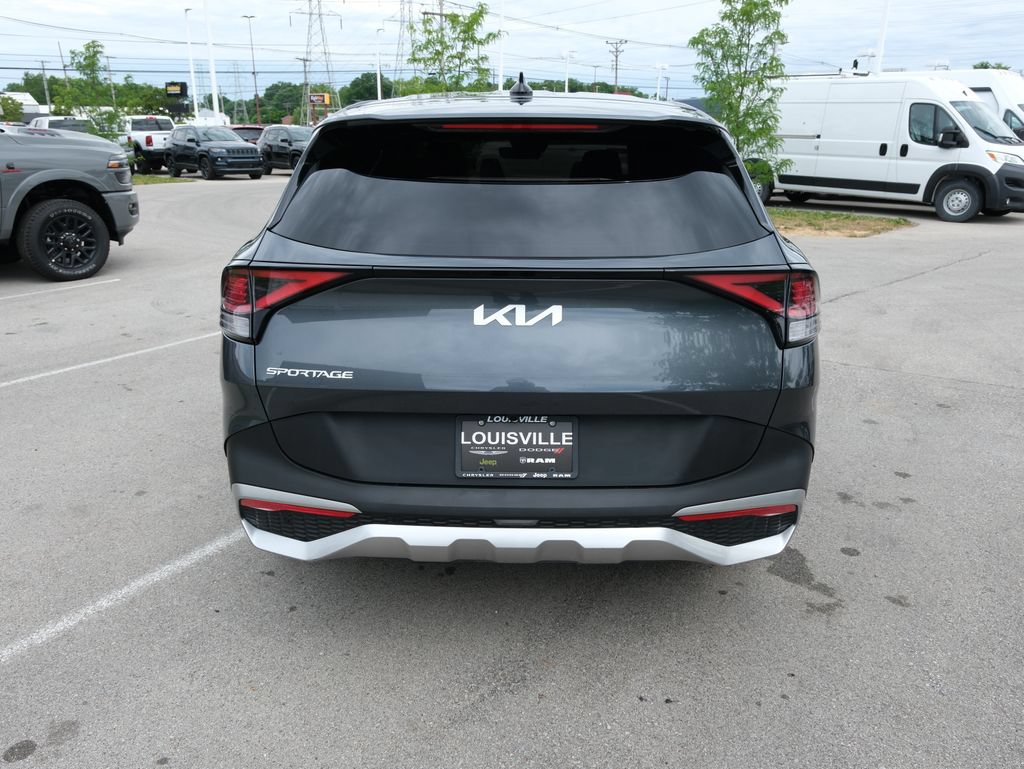 Used 2024 Kia Sportage EX FWD image 8