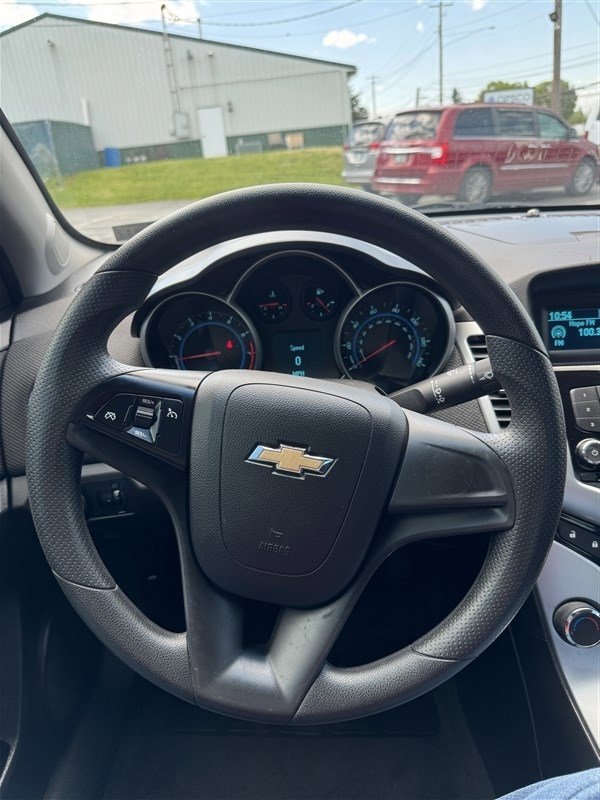 Used 2012 Chevrolet Cruze LT FWD image 15