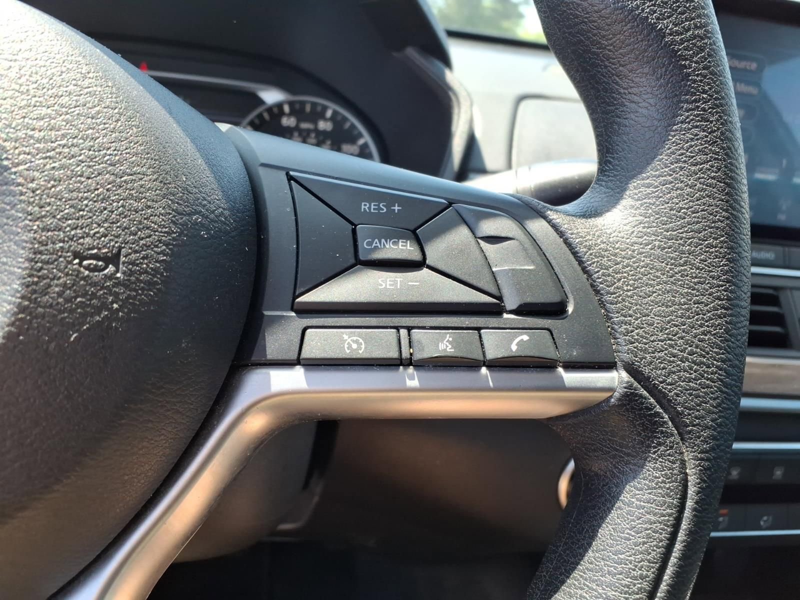 Used 2024 Nissan Altima 2.5 SV FWD image 23