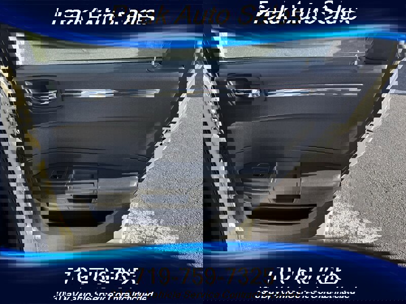 Used 2010 Chrysler 300 Touring image 27