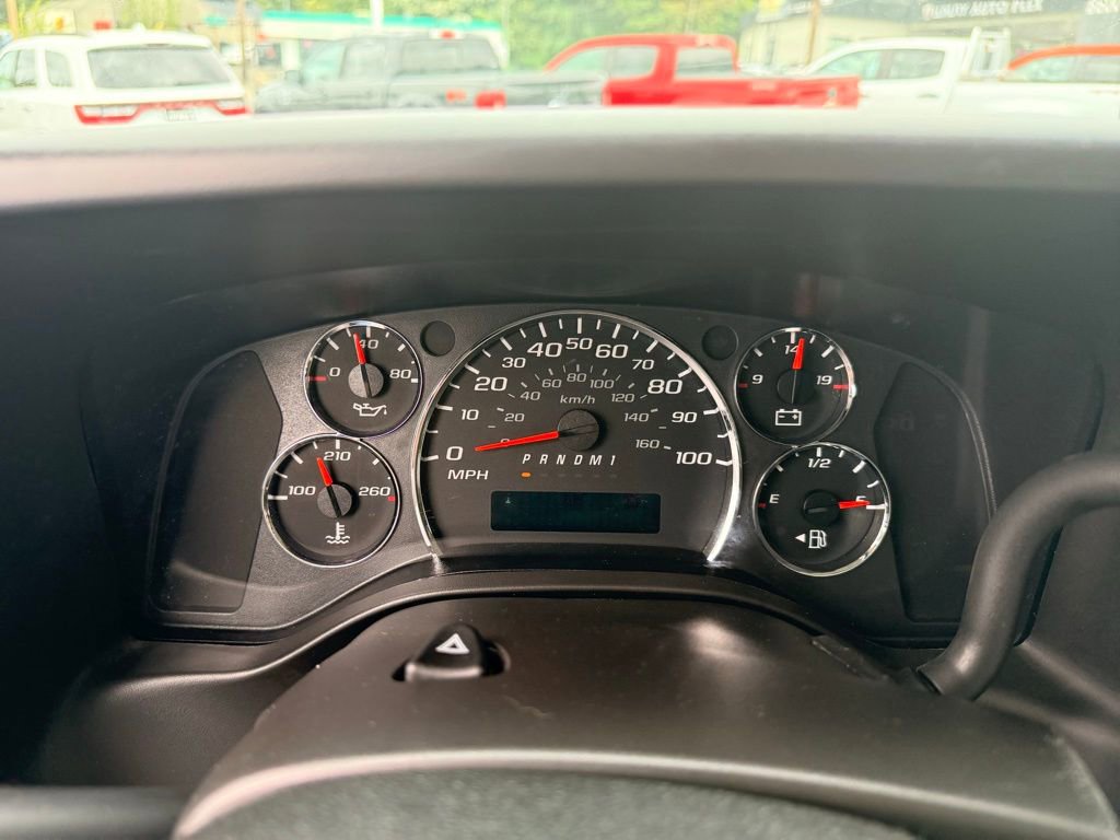 Used 2014 Chevrolet Express 3500 RWD image 17