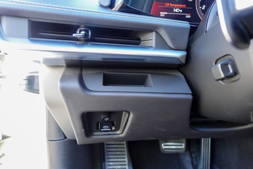 Used 2022 Chevrolet Corvette Stingray Coupe w/ Z51 Performance Package image 27