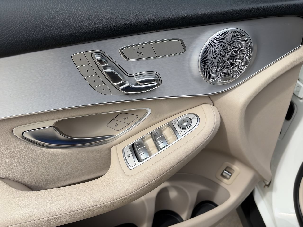 Used 2020 Mercedes-Benz GLC 300 image 19