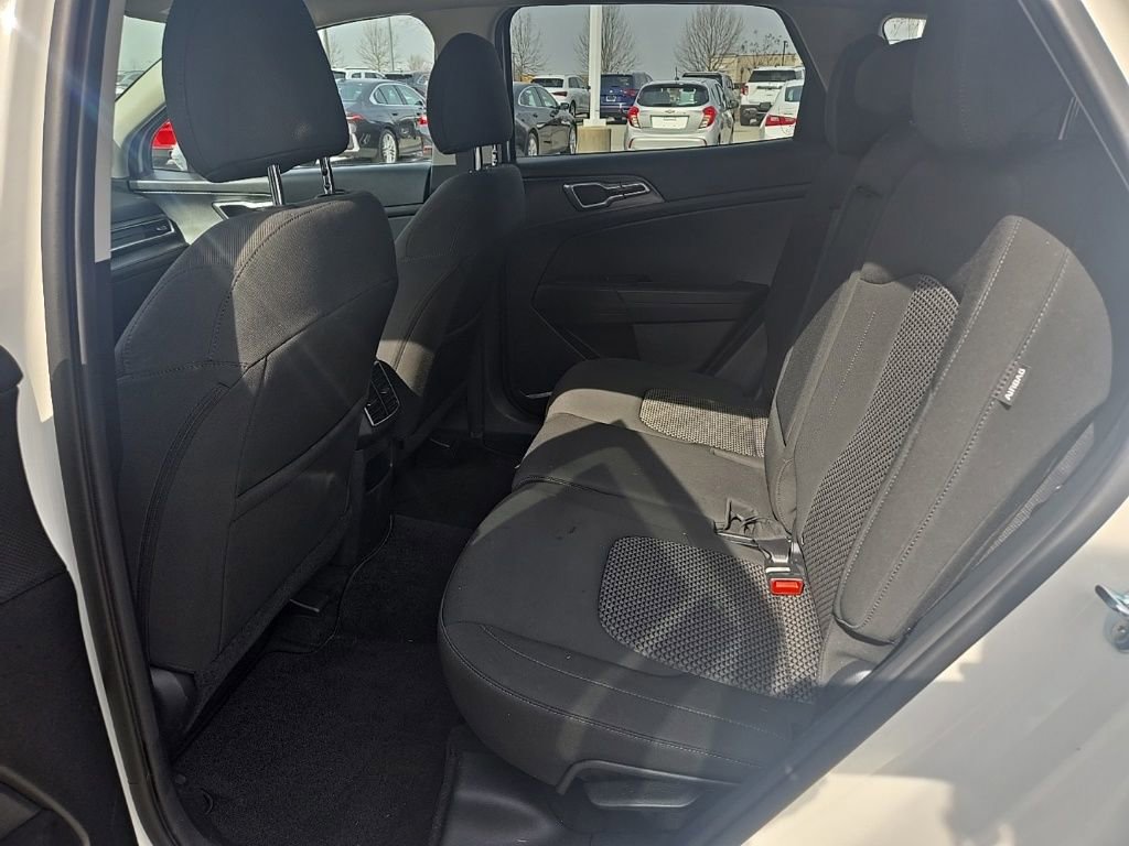 Used 2024 Kia Sportage LX image 28