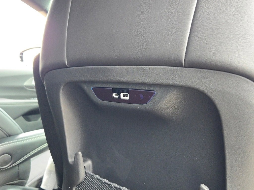 New 2026 Chrysler Pacifica Select image 11