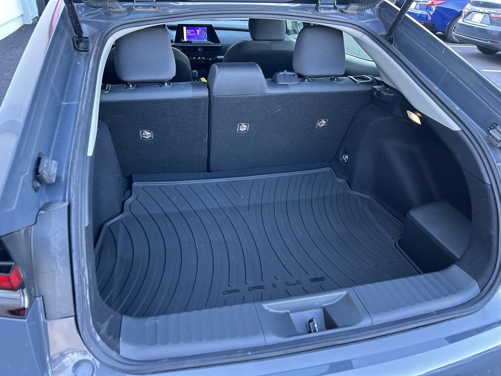 Used 2024 Toyota Prius LE image 10