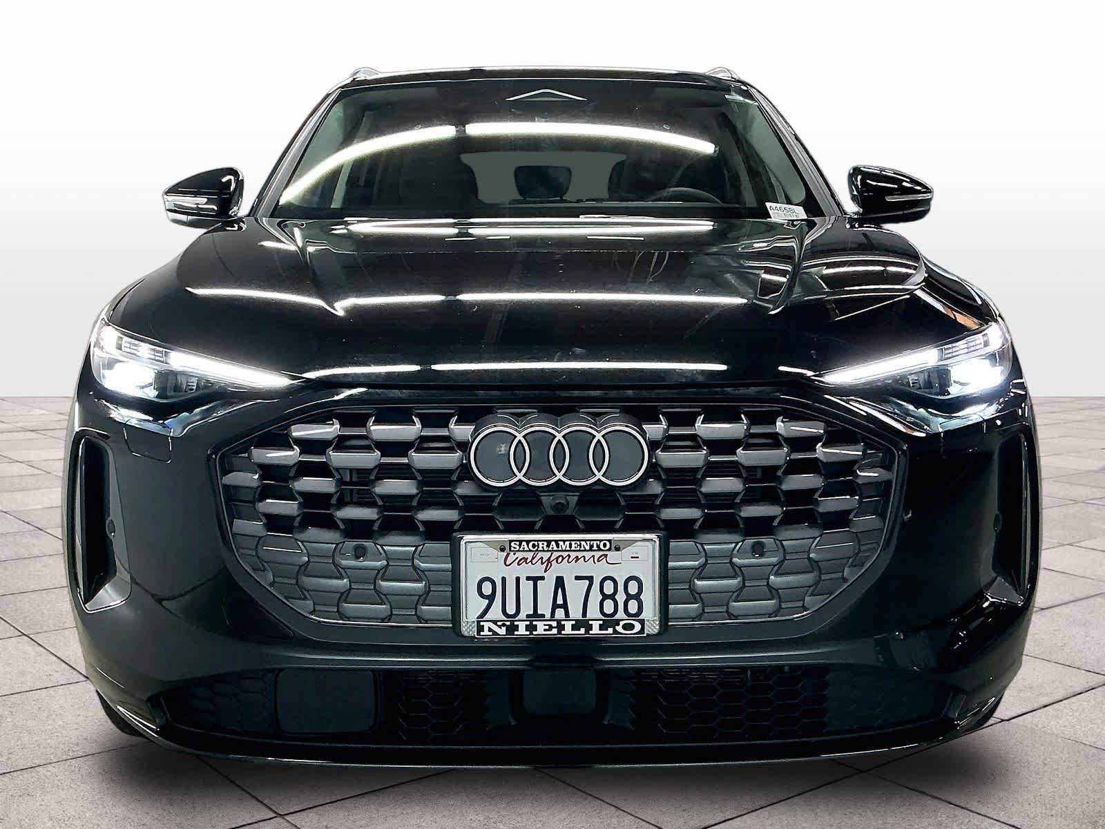 Certified 2025 Audi Q5 Prestige image 3