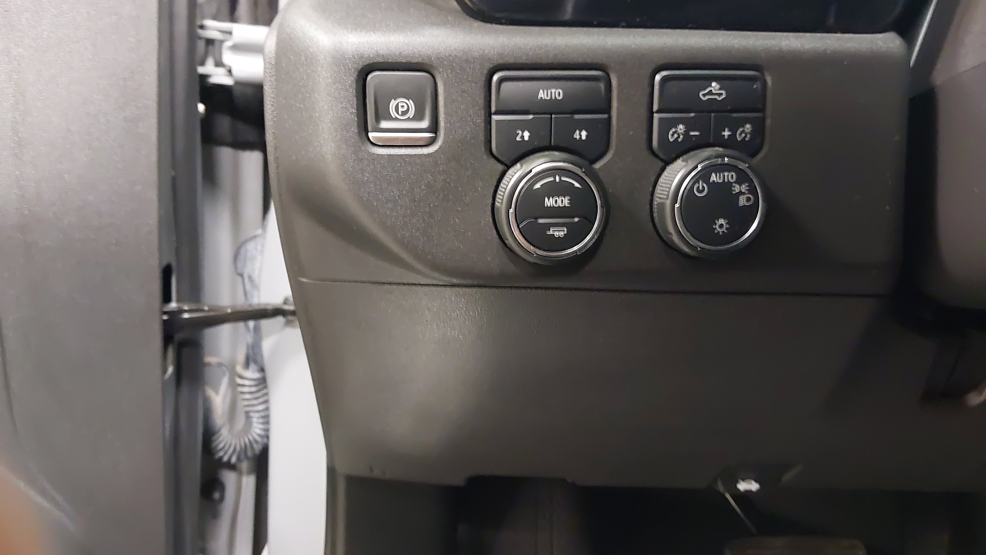 Used 2024 Chevrolet Silverado 1500 LT AWD/4WD image 23