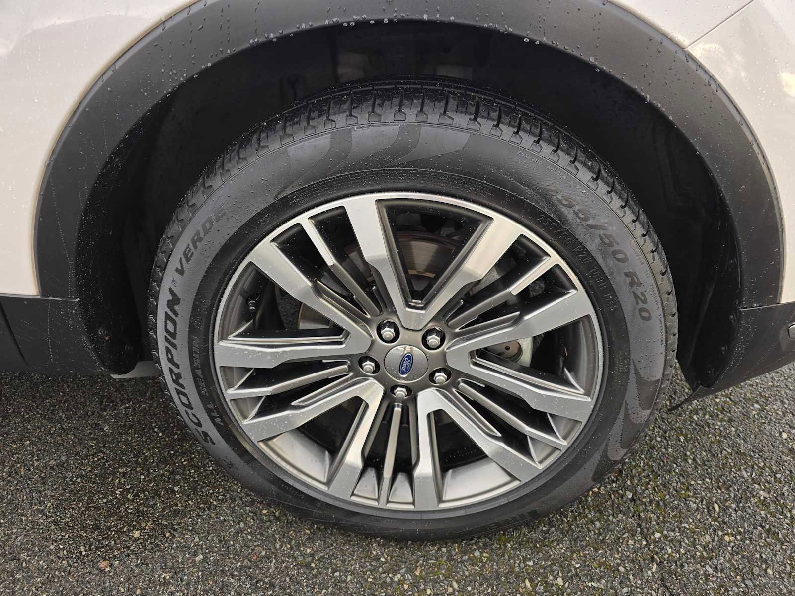 Used 2018 Ford Explorer Platinum image 9