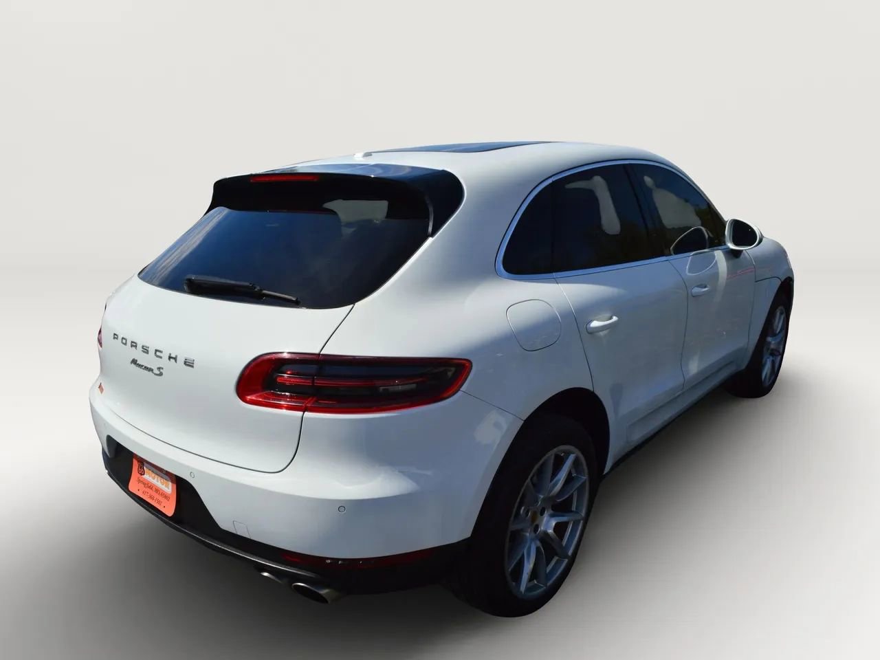 Used 2017 Porsche Macan S image 8