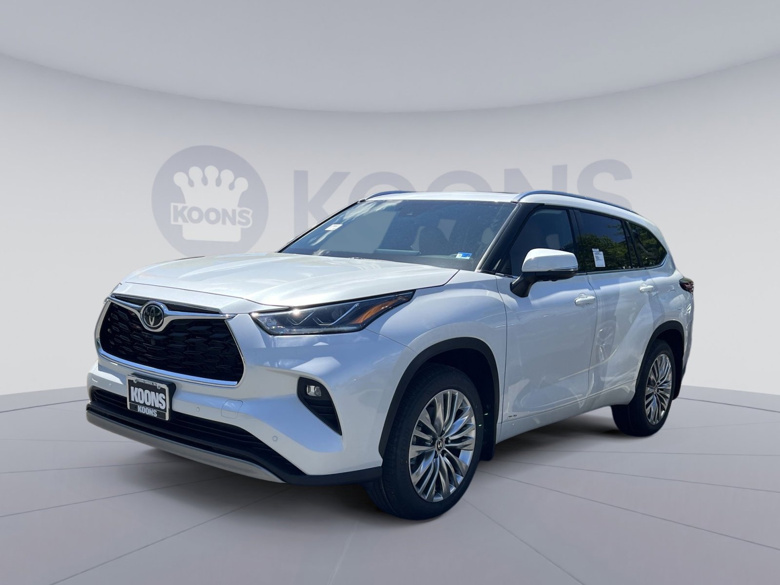 New 2026 Toyota Highlander Platinum AWD/4WD image 1