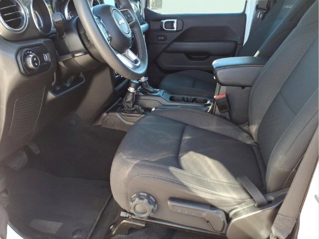 Used 2023 Jeep Gladiator Overland AWD/4WD image 20