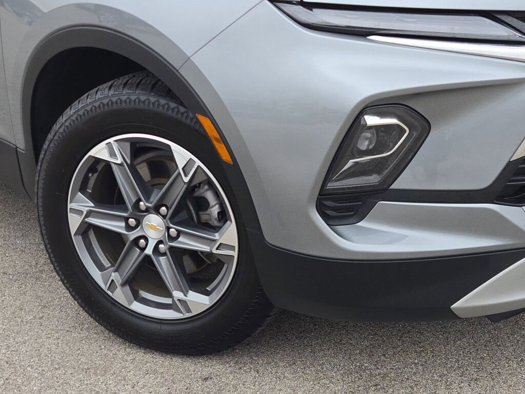 Used 2023 Chevrolet Blazer LT w/ Driver Confidence Package image 3