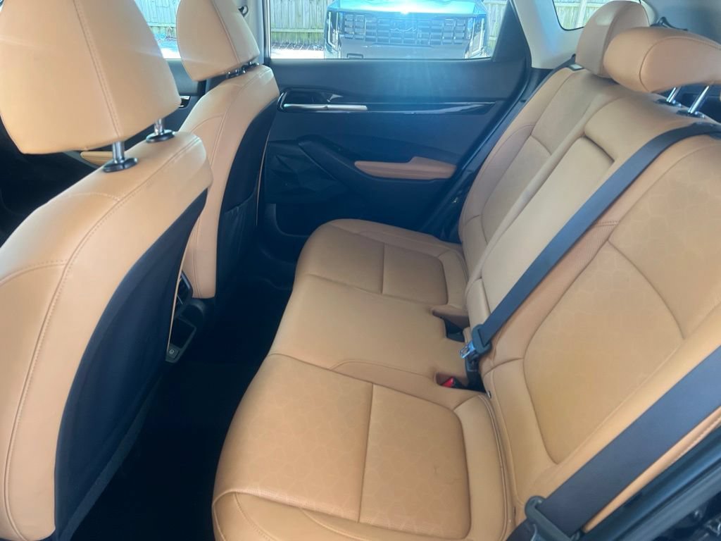 Certified 2025 Kia Seltos EX w/ EX Sunroof Package AWD/4WD image 9