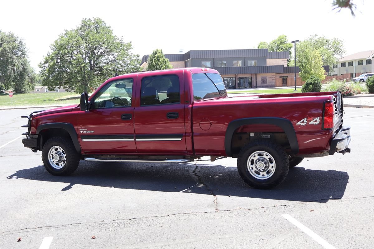 Used 2006 Chevrolet Silverado 2500 LT w/ Onstar Plus Package AWD/4WD image 8
