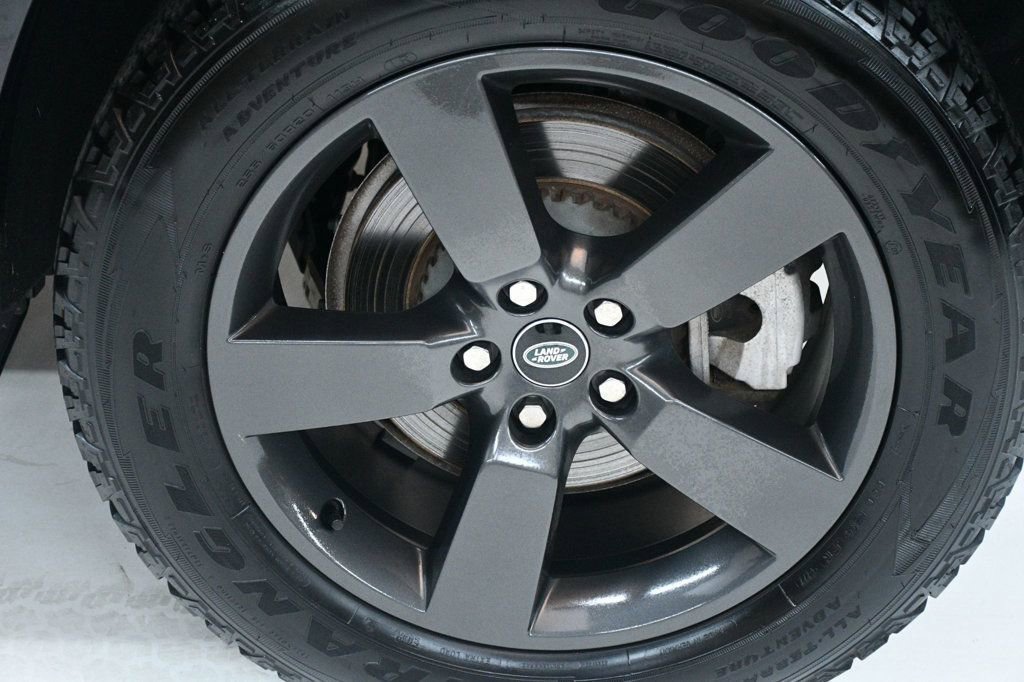 Used 2023 Land Rover Defender 110 X-Dynamic SE image 21