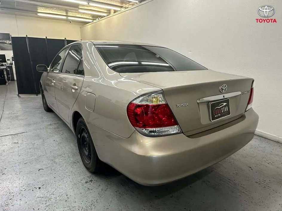 Used 2005 Toyota Camry LE image 6