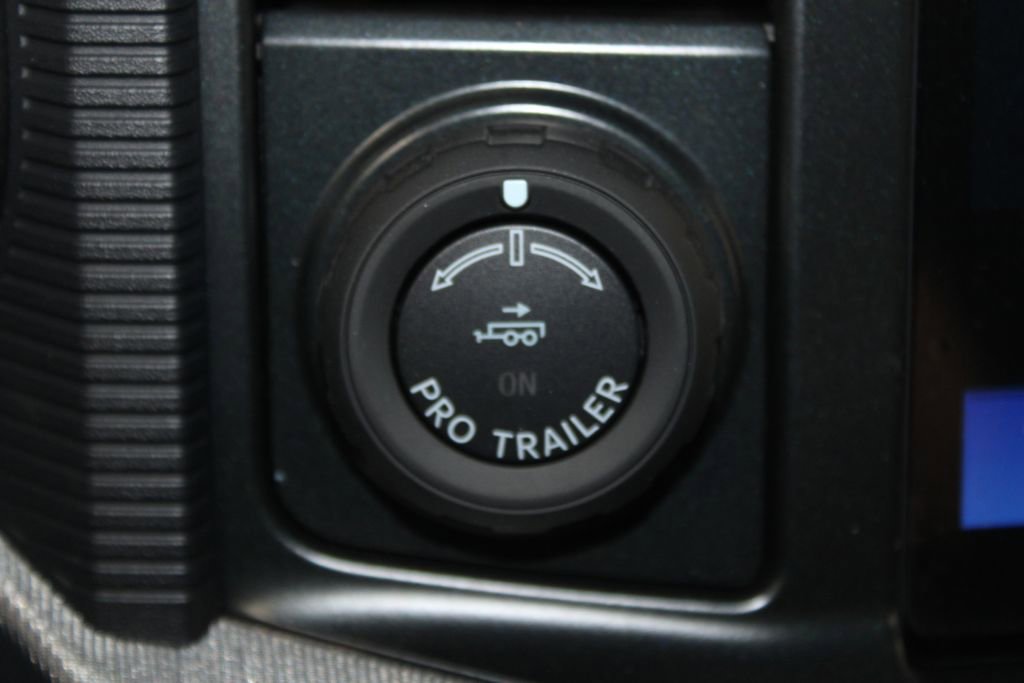 New 2025 Ford F150 Lariat w/ Equipment Group 502A High image 42