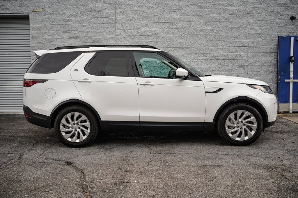 Used 2023 Land Rover Discovery S image 17