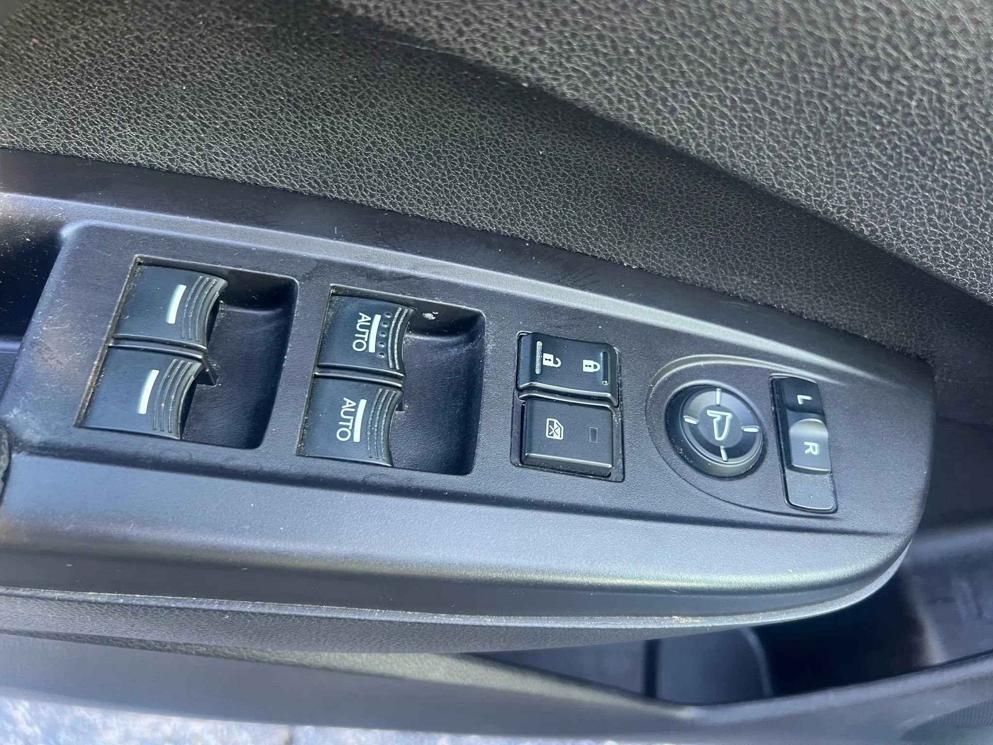 Used 2015 Acura RDX Sport Utility 4D image 15