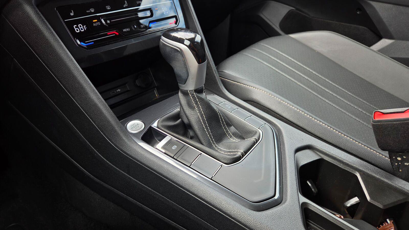 Certified 2023 Volkswagen Tiguan SE FWD image 32