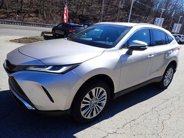 Certified 2023 Toyota Venza XLE image 7