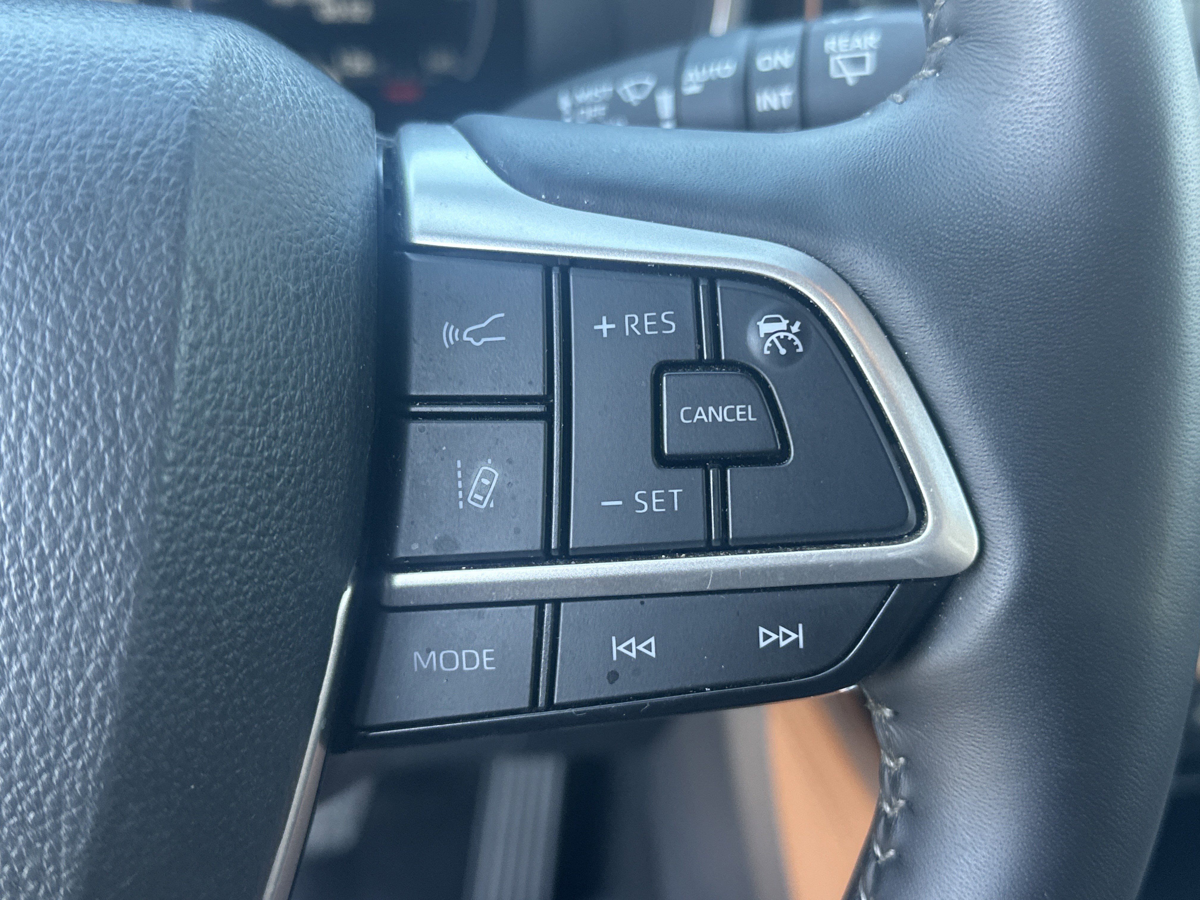 Used 2025 Toyota Highlander Platinum AWD/4WD image 19