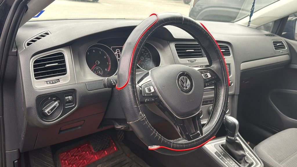 Used 2016 Volkswagen Golf S image 12