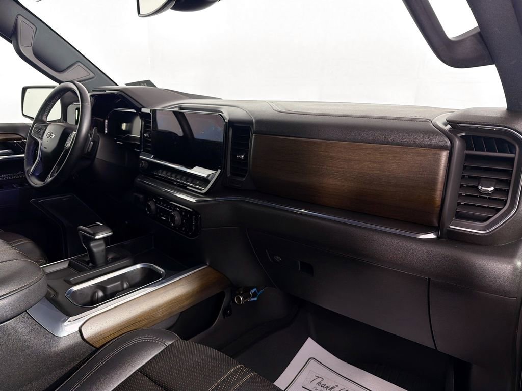 Used 2024 Chevrolet Silverado 1500 High Country w/ Midnight Edition image 32