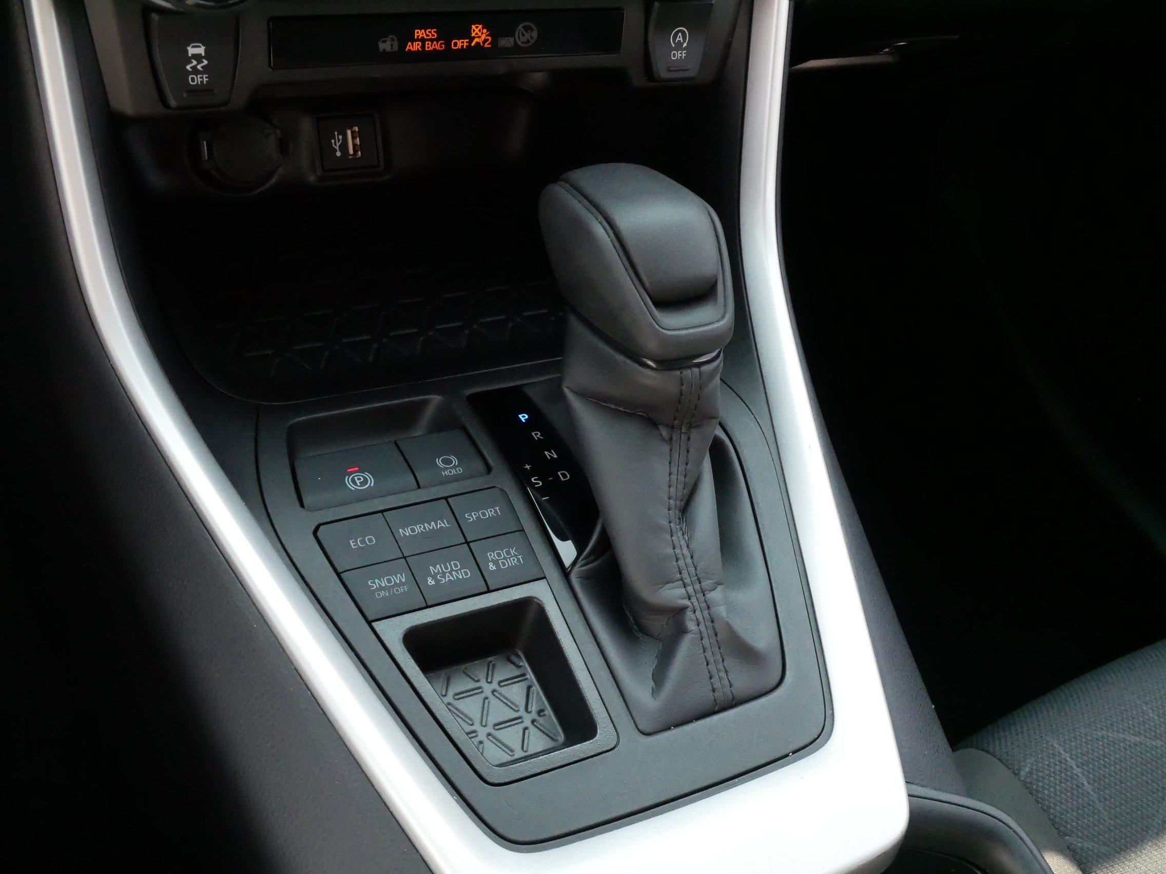 Certified 2025 Toyota RAV4 XLE AWD/4WD image 24