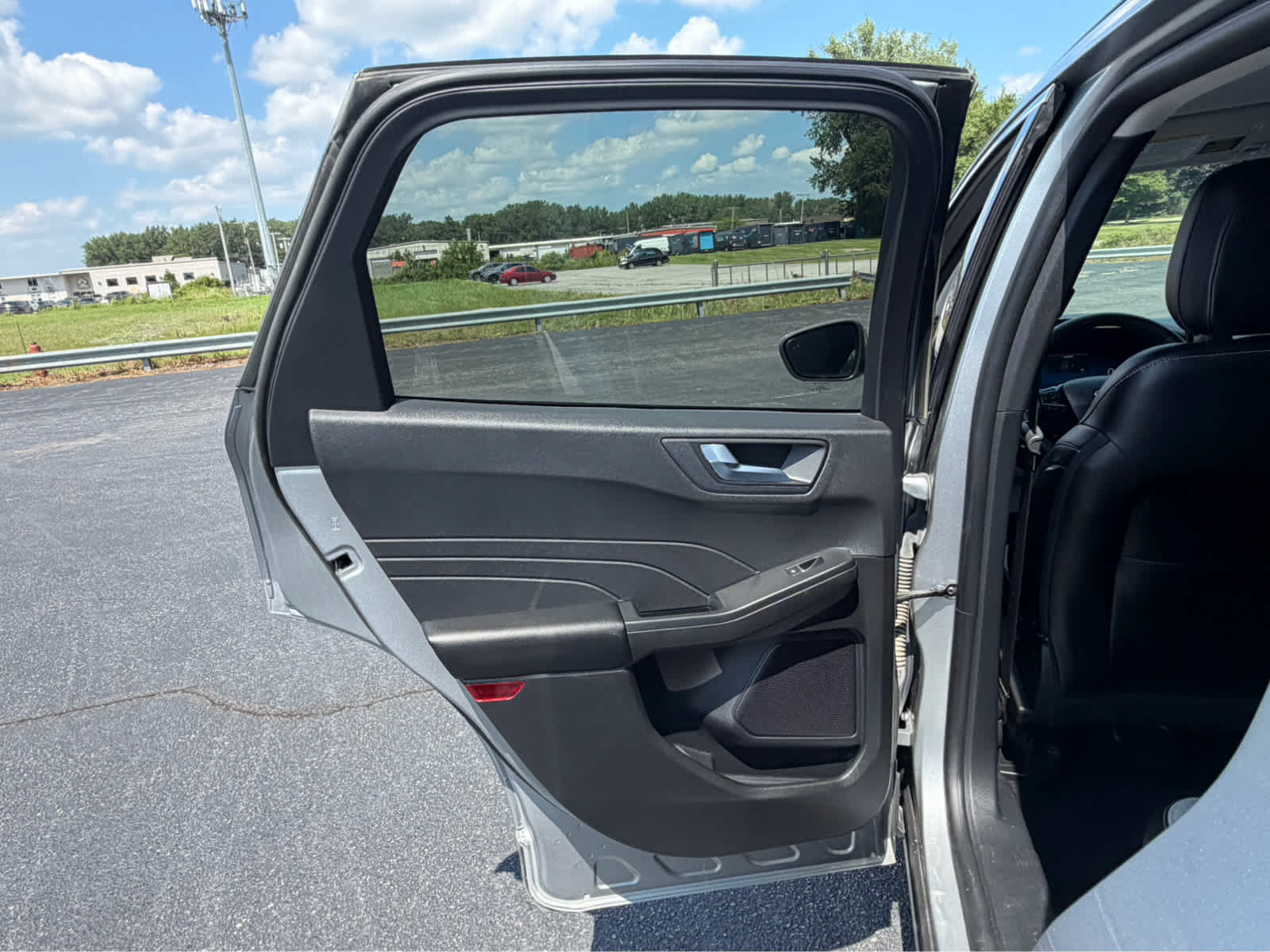 Used 2023 Ford Escape Platinum AWD/4WD image 19
