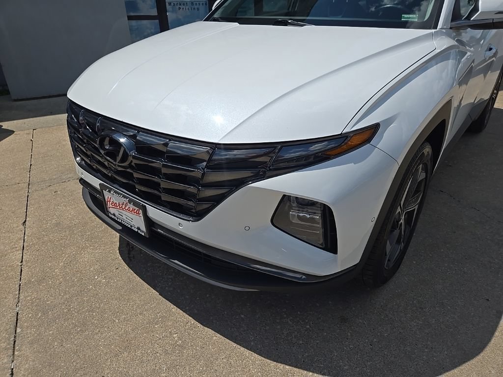 Used 2022 Hyundai Tucson Limited AWD/4WD image 19