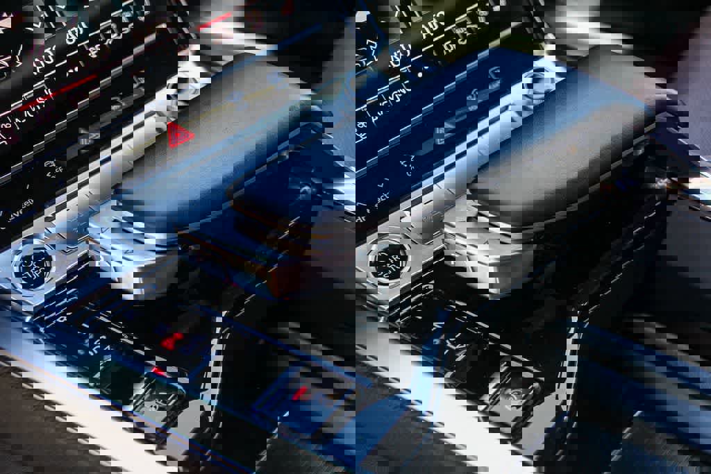 Used 2024 Audi Q8 e-tron Premium Plus w/ Premium Plus Package image 18