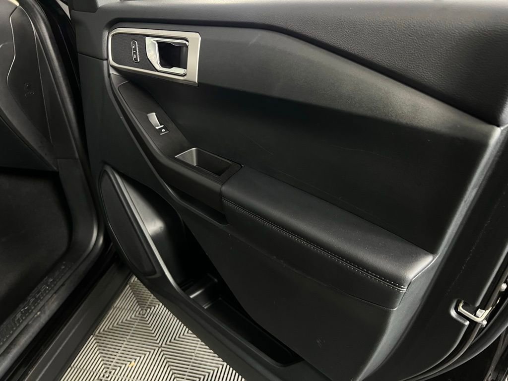 Used 2024 Ford Explorer 2WD image 34