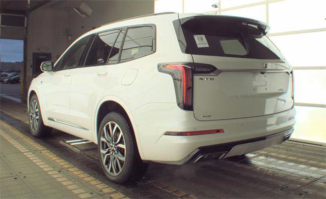 Used 2023 Cadillac XT6 Sport w/ Technology Package image 6
