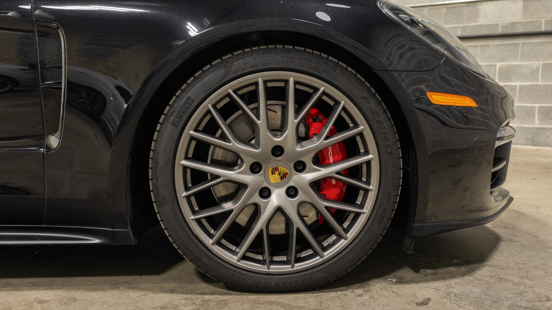 Used 2020 Porsche Panamera GTS image 32