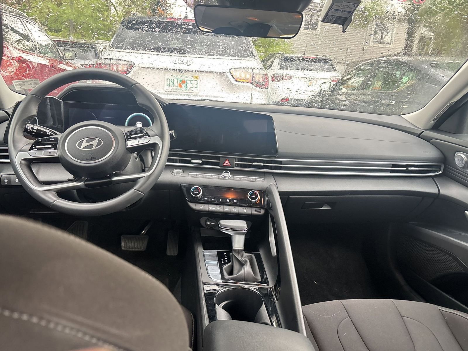 Used 2025 Hyundai Elantra SEL image 10