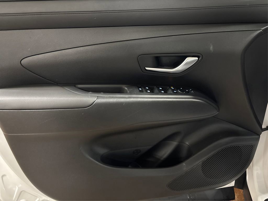 Certified 2025 Hyundai Tucson SE image 23