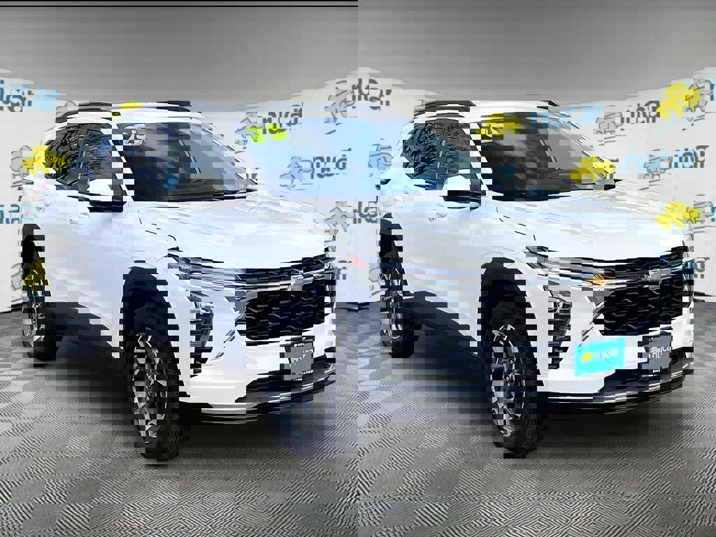 Used 2025 Chevrolet Trax LT w/ LT Convenience Package FWD image 1