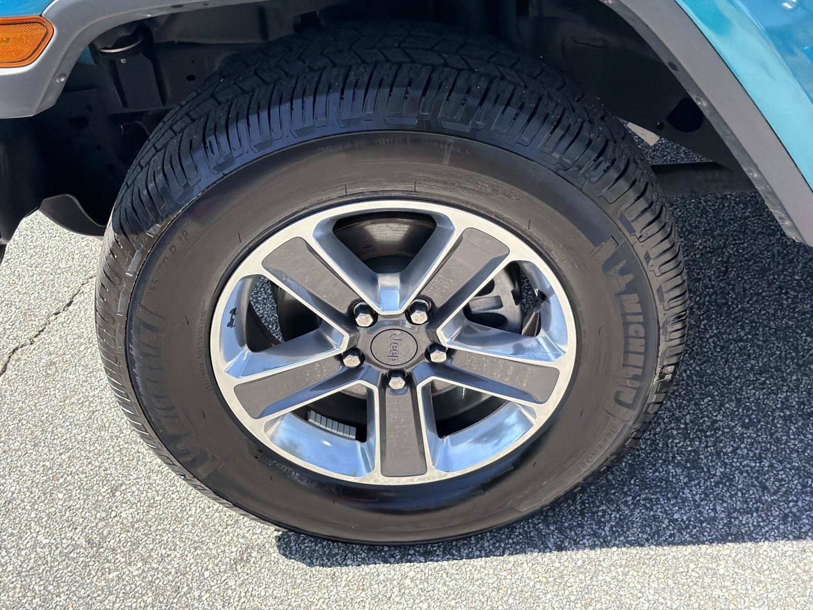 Used 2019 Jeep Wrangler Unlimited Sahara AWD/4WD image 12