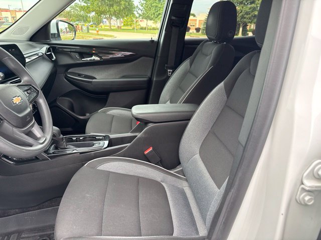 Used 2024 Chevrolet TrailBlazer LT w/ Driver Confidence Package FWD image 17