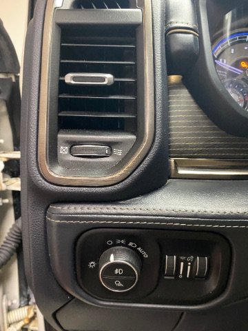 Used 2020 RAM 2500 Limited AWD/4WD image 35