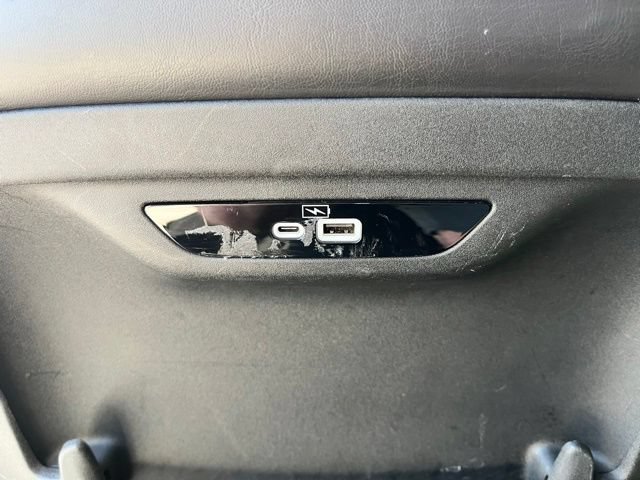 Used 2023 Chrysler Pacifica Touring-L FWD image 20