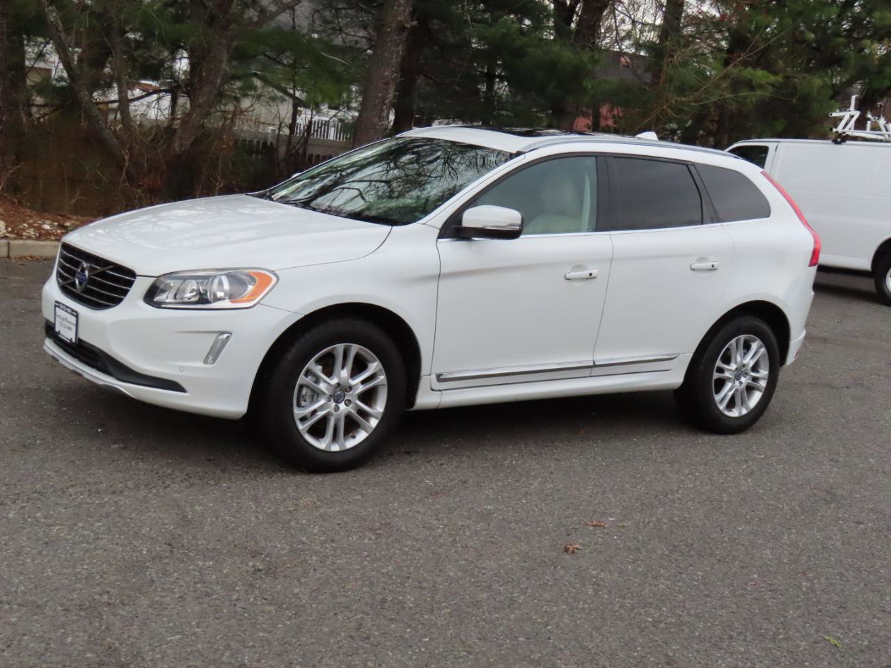 Used 2015 Volvo XC60 T5 image 2