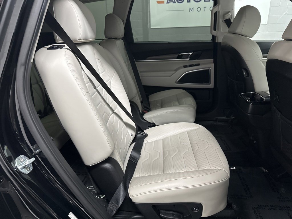 Used 2022 Kia Telluride SX w/ SX Prestige Package image 35