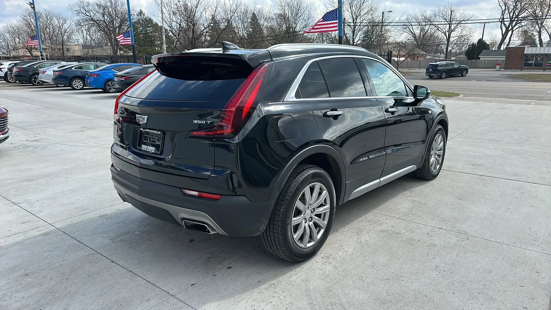 Used 2021 Cadillac XT4 Premium Luxury w/ Cold Weather Package image 5