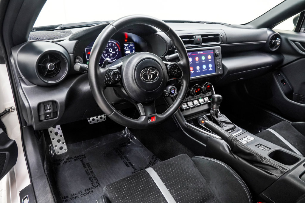 Used 2024 Toyota GR86 Premium RWD image 19