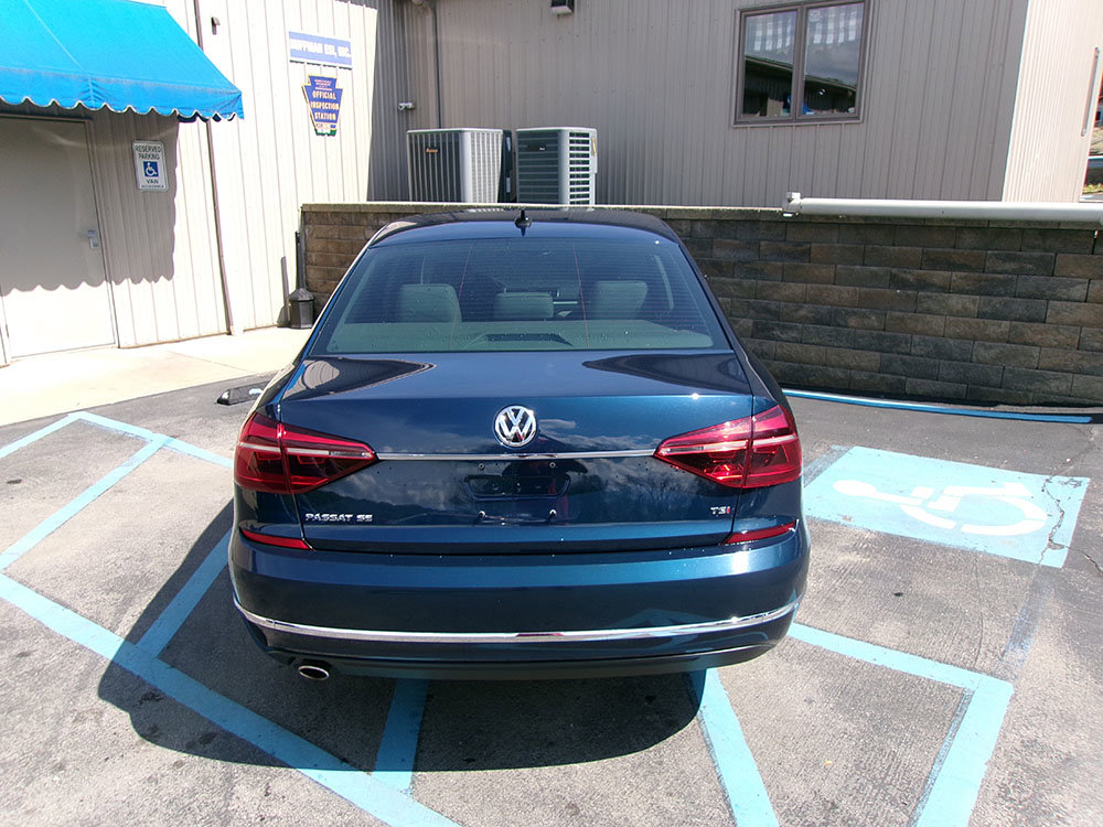 Used 2018 Volkswagen Passat 2.0T SE FWD image 4