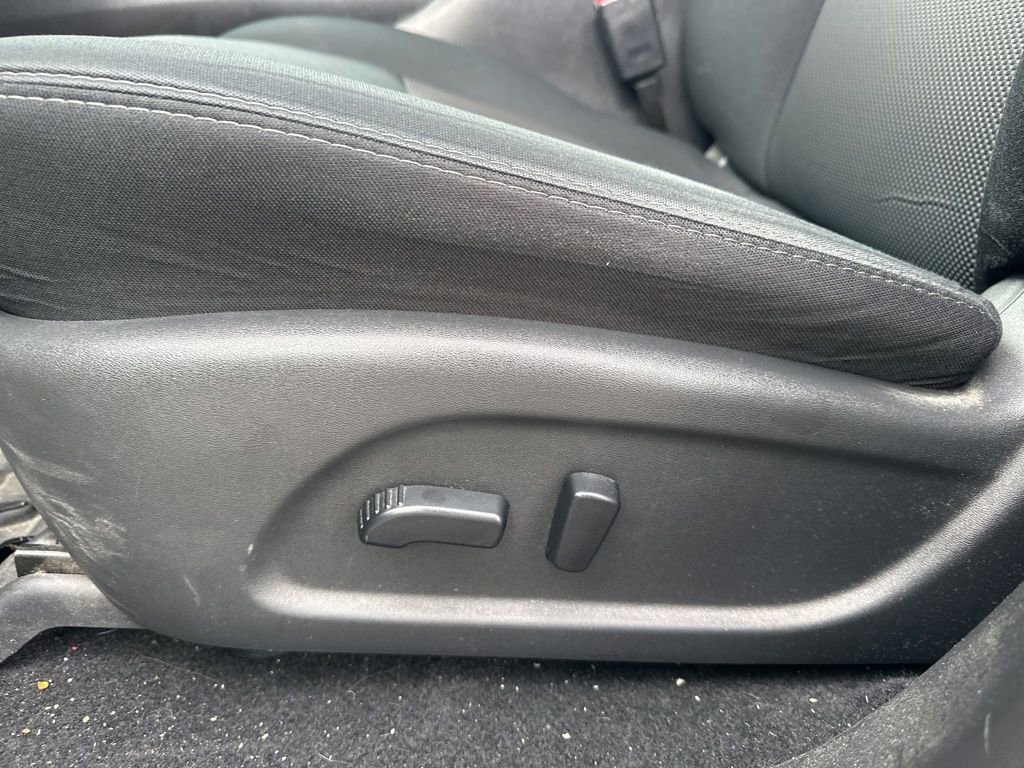 Used 2019 Nissan Pathfinder SV image 17